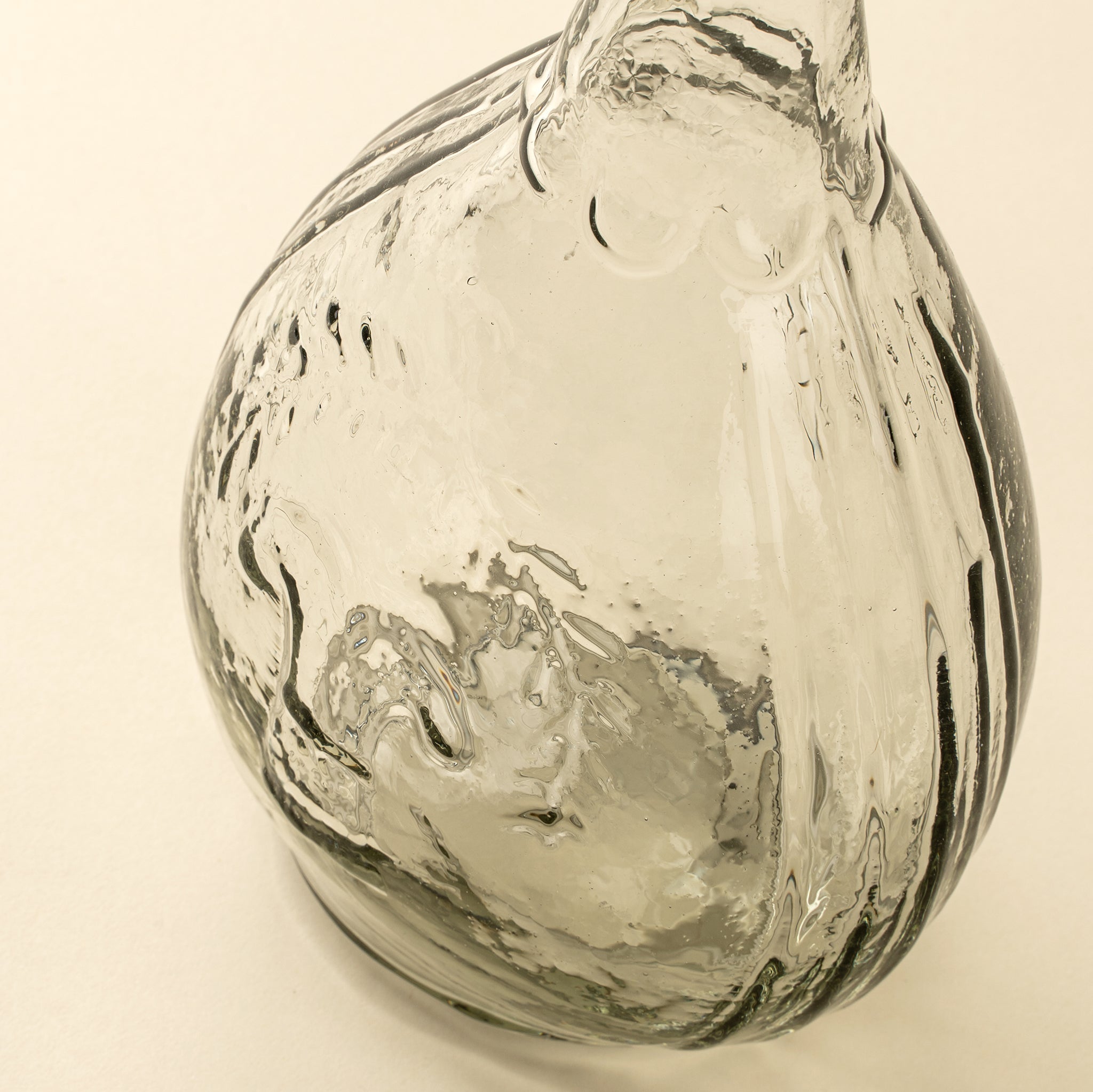 Vase Decanter en verre recyclé | Fait à la main | Vase décoratif écoresponsable | Indaba - Les Trouvailles de JustineIndaba Home