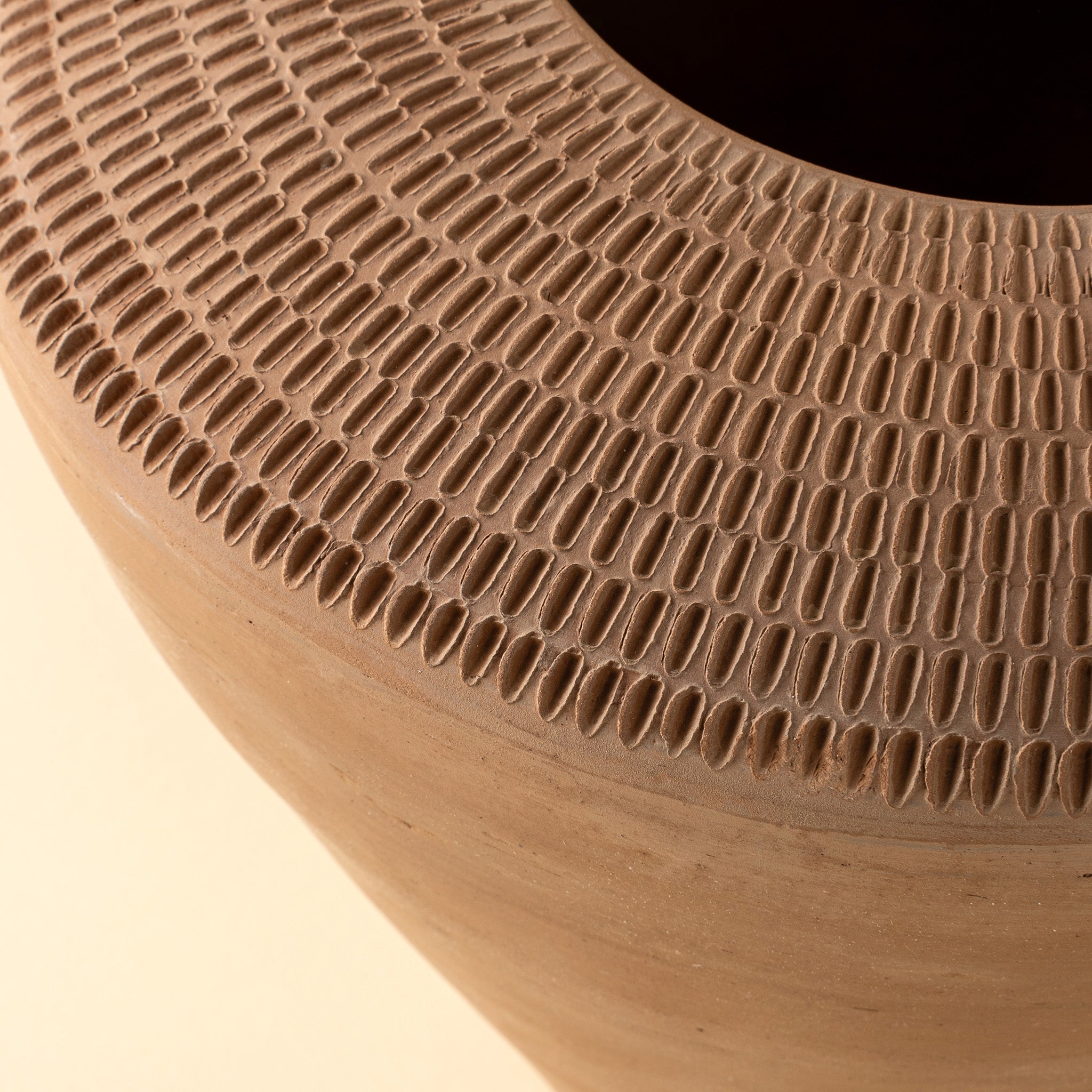 Vase Zahra en terre cuite | Fait à la main | Décoration artisanale | Indaba - Les Trouvailles de JustineIndaba Home